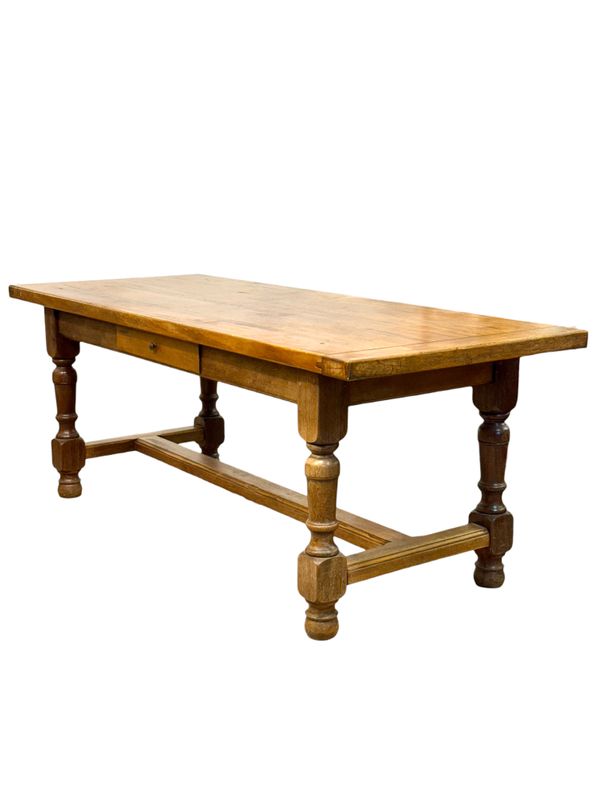 Grande table de ferme française en chêne du XIXe siècle avec tiroir