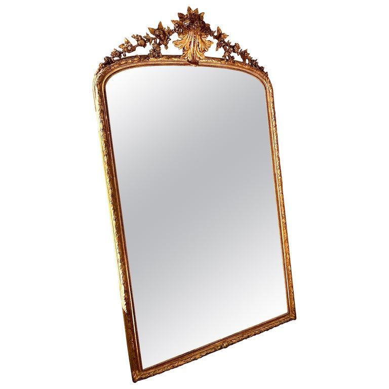 Grand miroir néoclassique en bois doré du XIXe siècle
