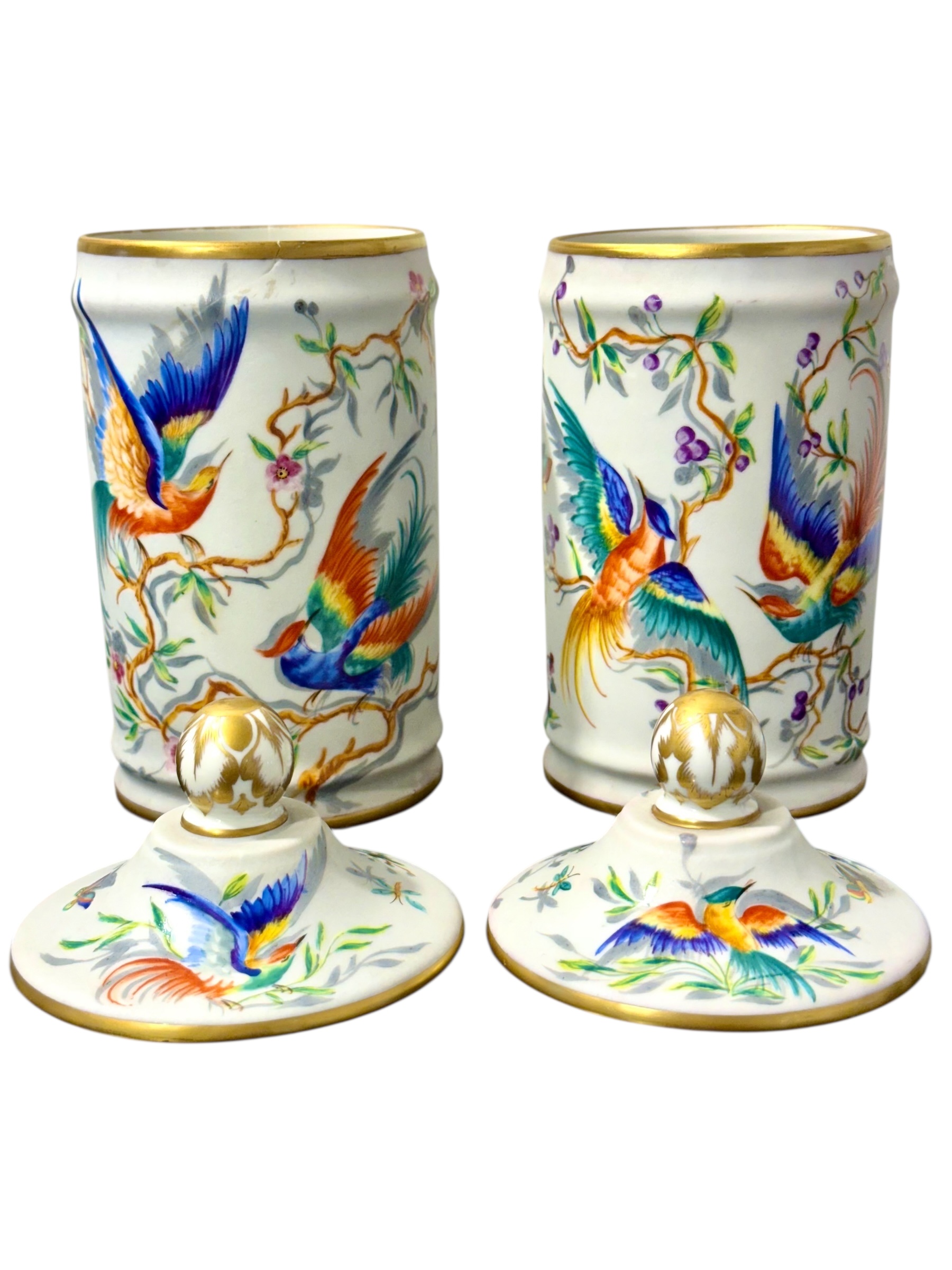 Paire de pots d'apothicaire Le Tallec Paris, oiseaux peints à la main et dorure