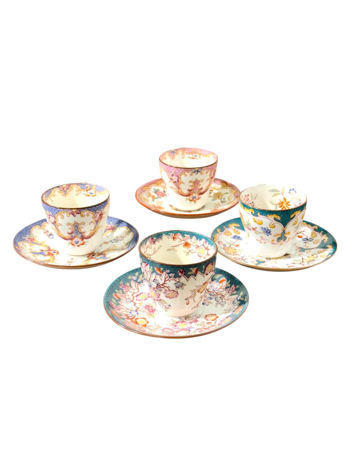 Service de quatre tasses à café polychromes Samson Paris, XIXe siècle, avec soucoupes.