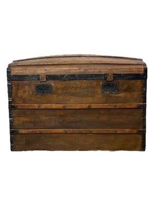 Malle à couvercle bombé du XIXe siècle, vers 1880