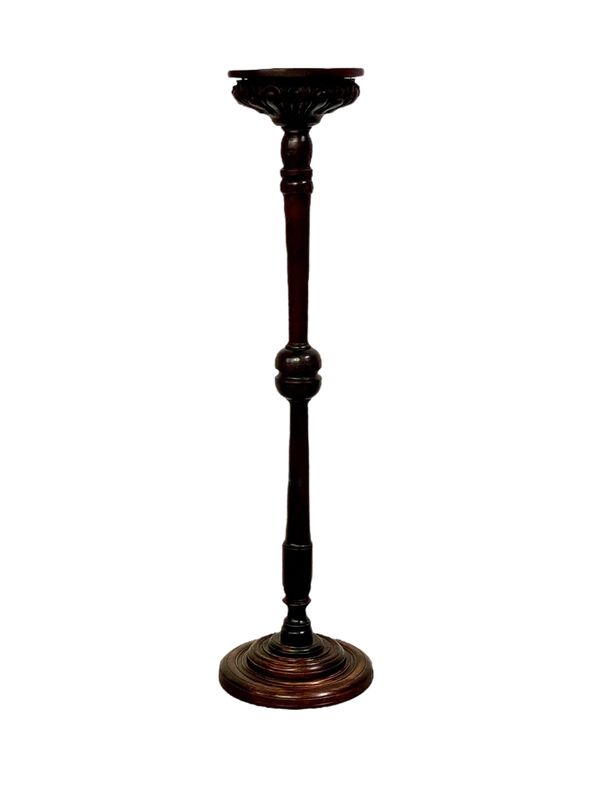Torchère Piédestal Française en Chêne Sculpté et Tourné, XVIIe Siècle