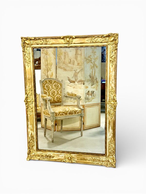 Grand miroir Napoléon III en bois doré à patine vieillie, France, XIXe siècle