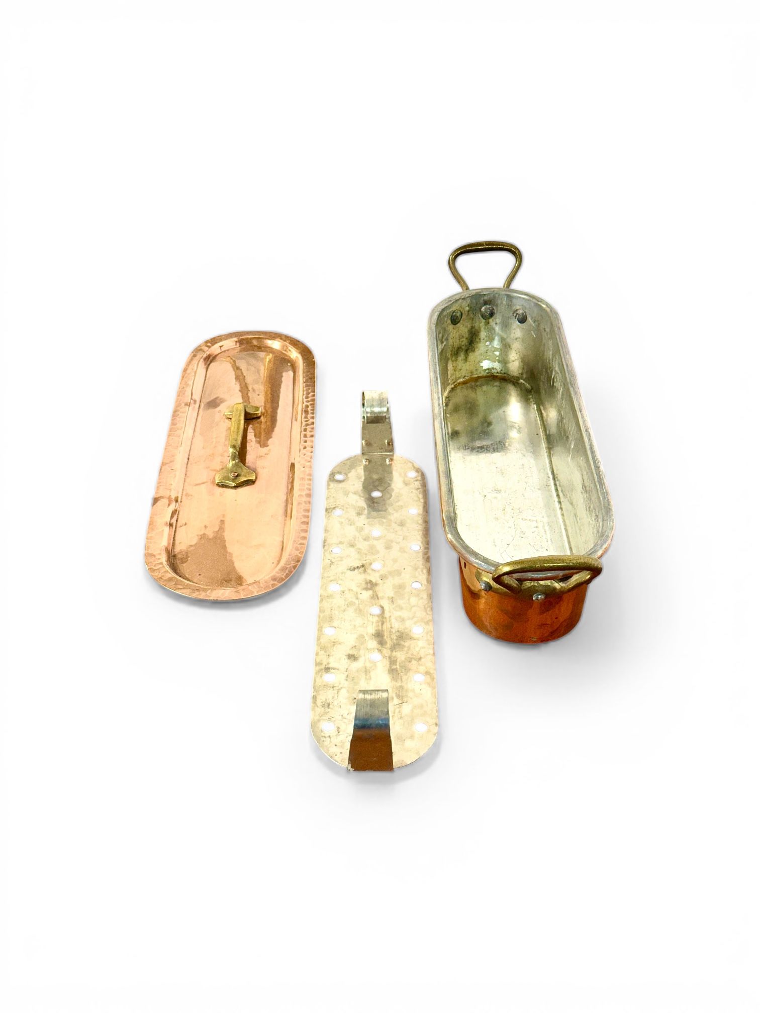 Poissonnière ancienne française en cuivre avec couvercle et grille