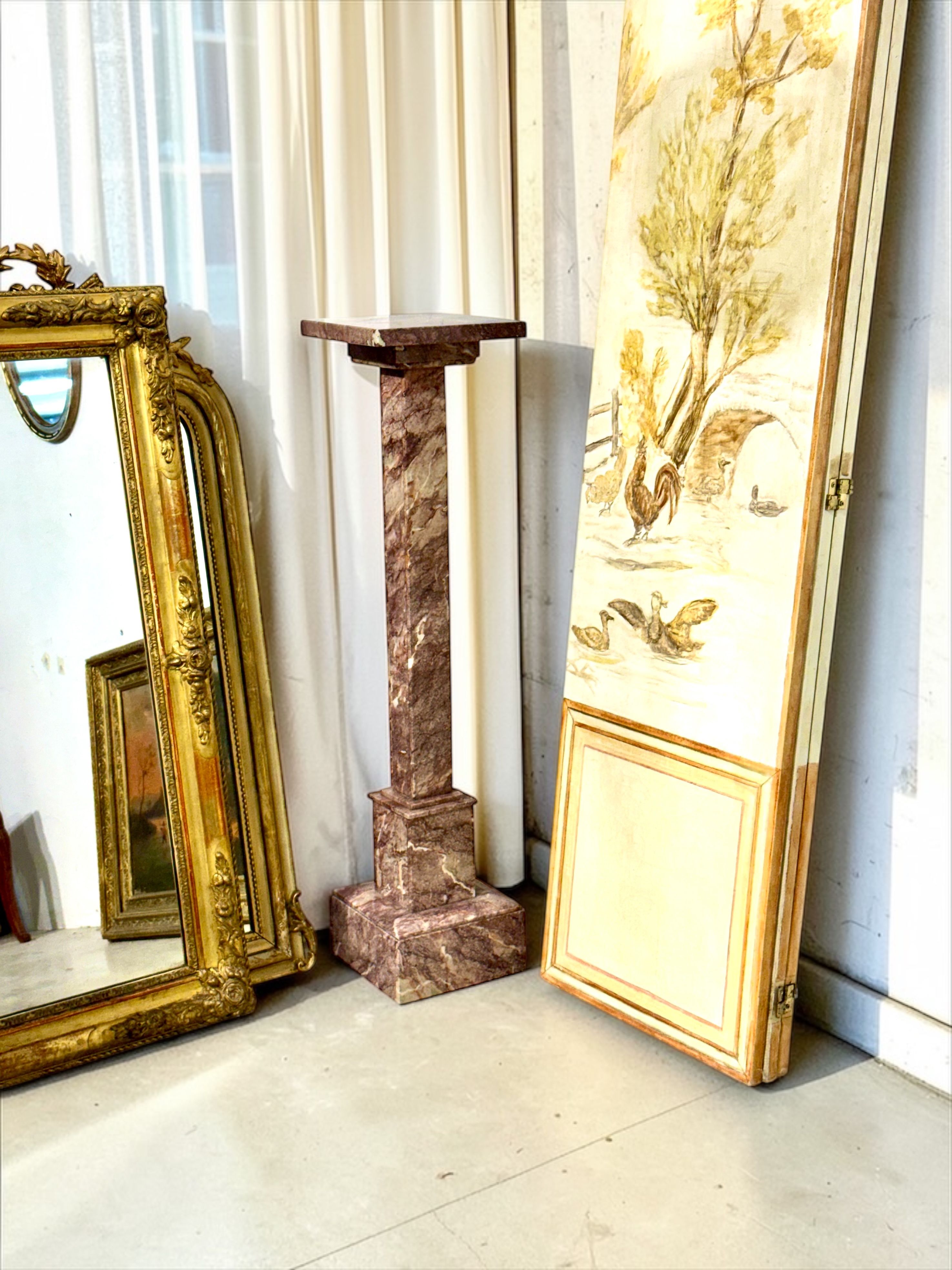 Colonne piédestal en marbre brèche, France début du XXe siècle