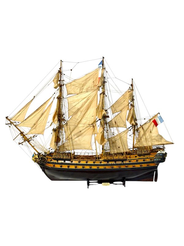 Maquette de grand navire de guerre français « Le Superbe » 1784, fabriquée à la main