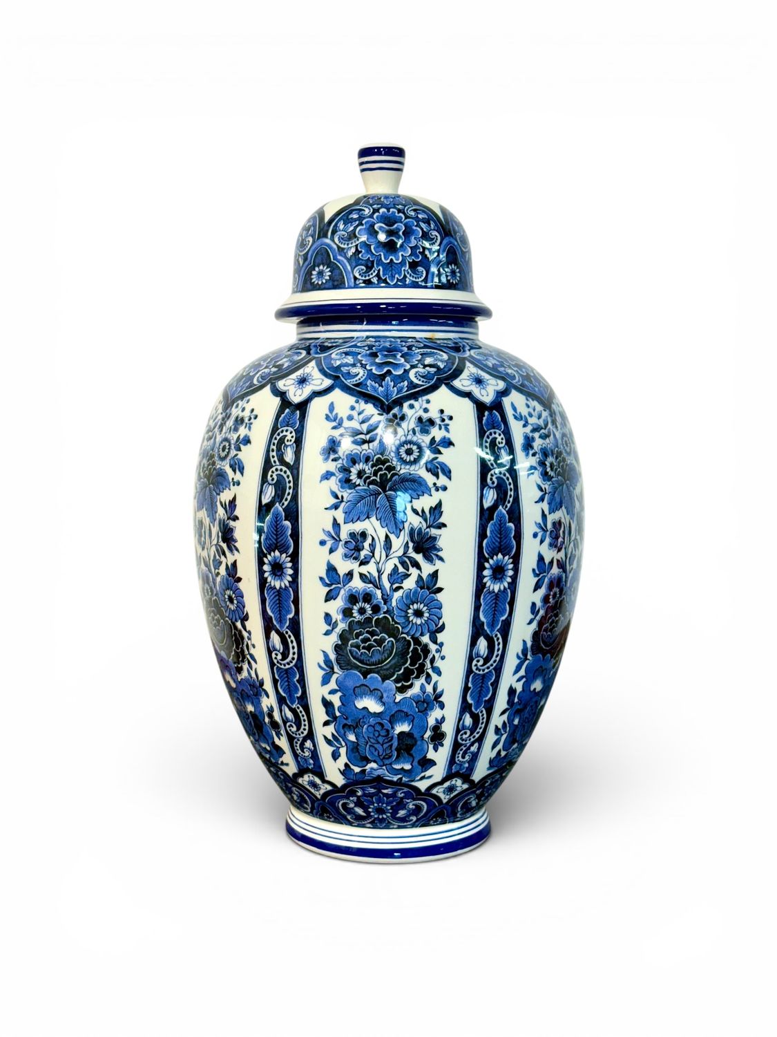 Grand vase couvert ou pot à gingembre en faïence de Delft blanche et bleue, XXe siècle