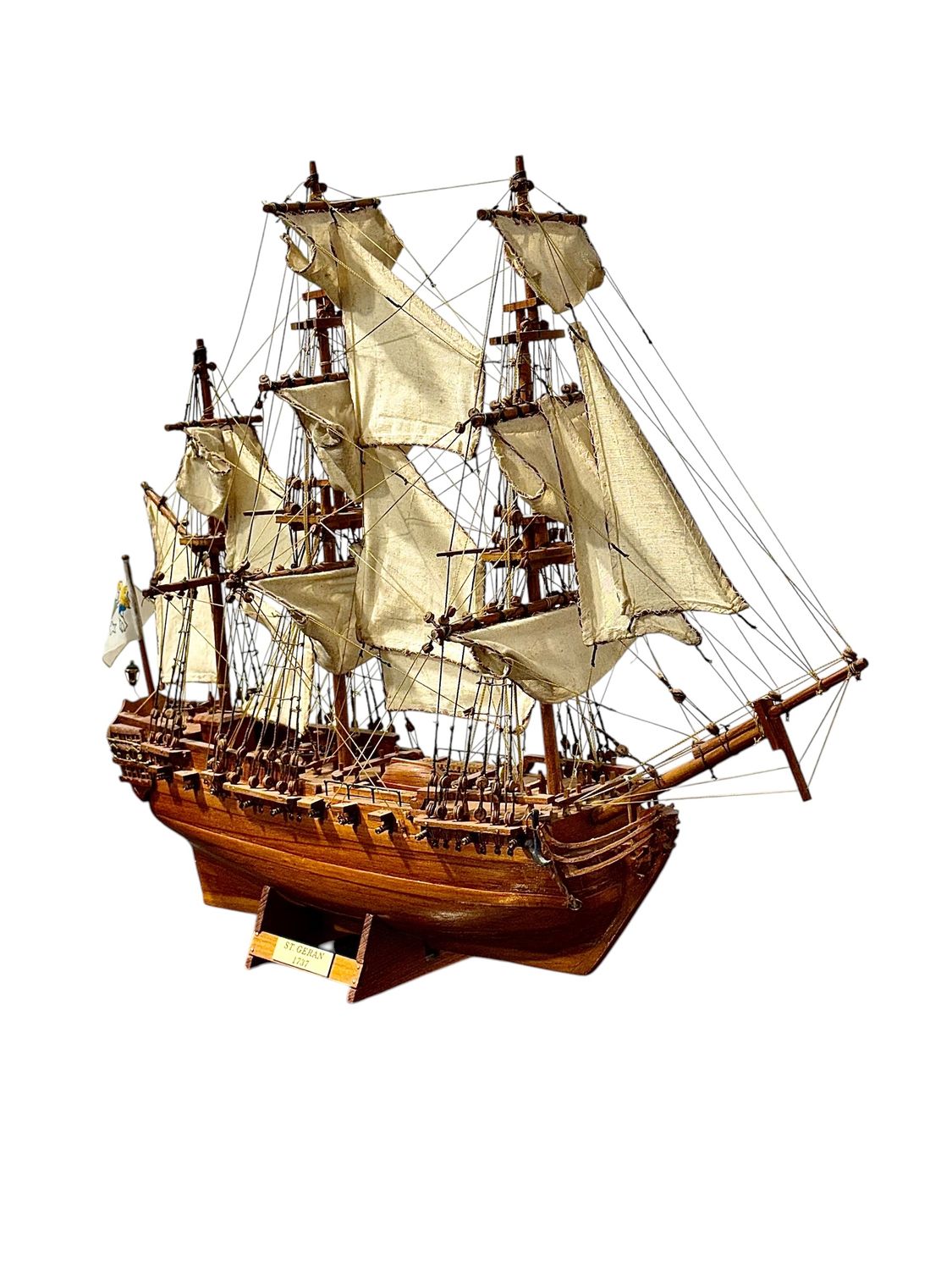 Maquette en bois détaillée de la frégate Saint-Géran, 1737
