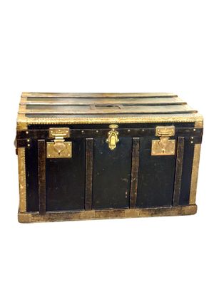 Malle de voyage française Belle Époque en toile noire et laiton, vers 1912