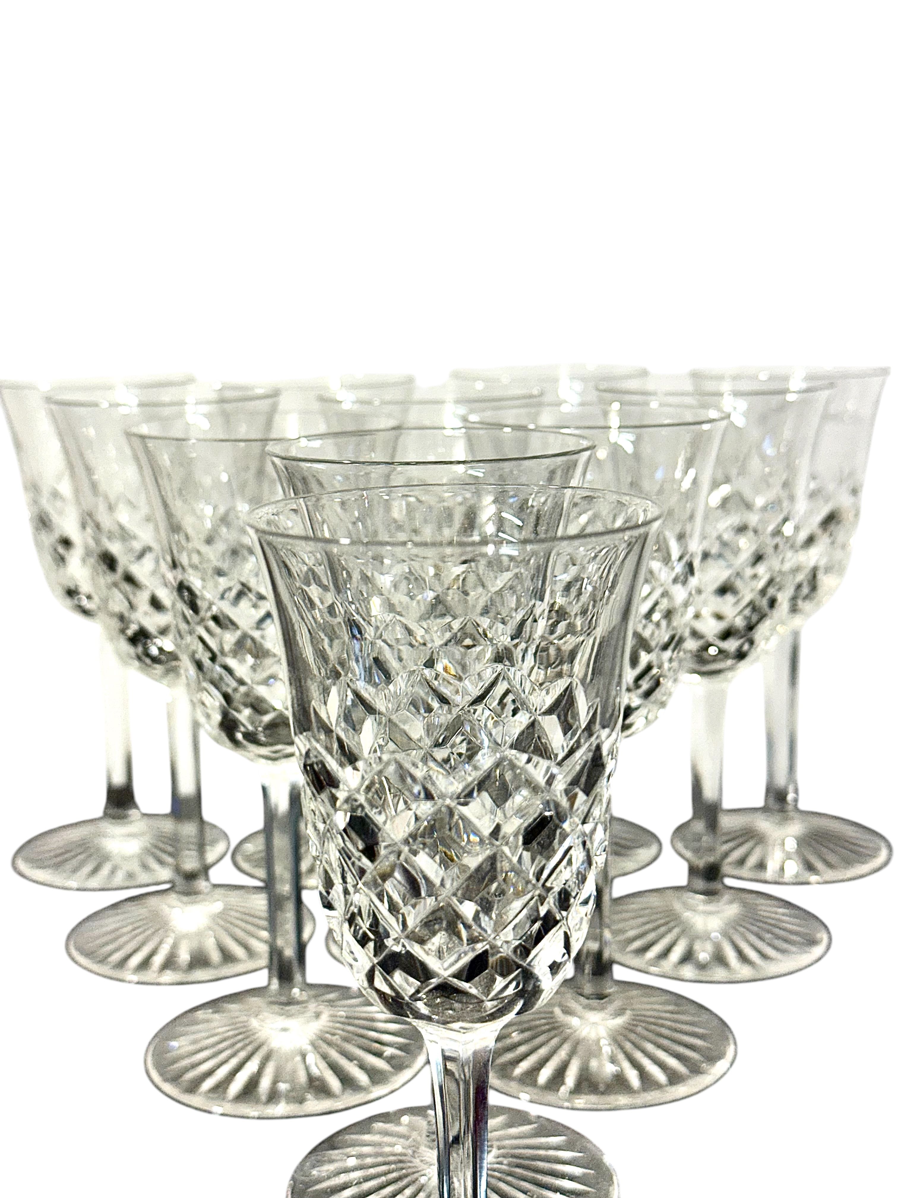 Set de 11 verres à vin en cristal Baccarat Modèle Burgos, vers 1940