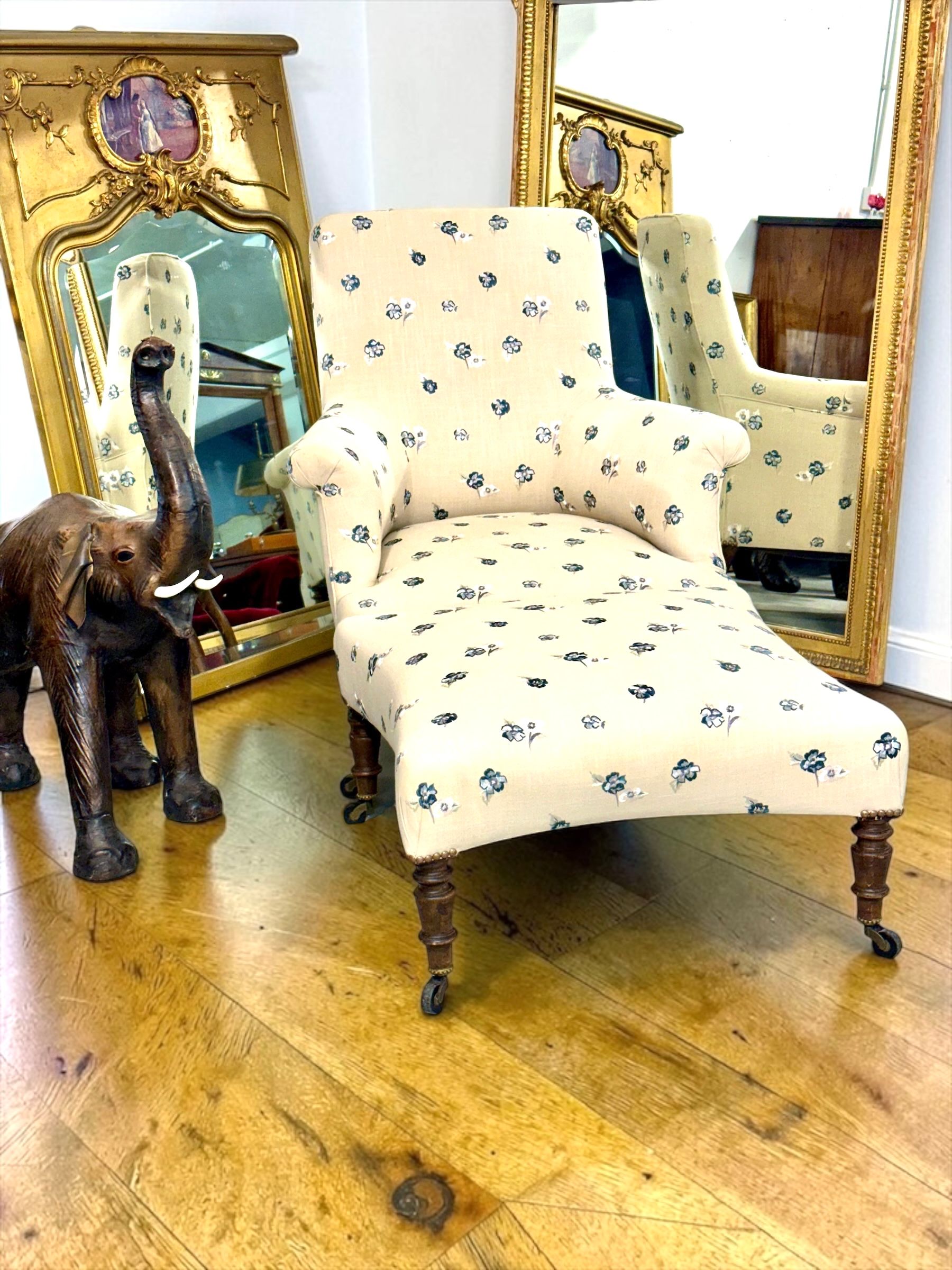 Bergère Duchesse Brisée et Ottoman Assorti, France XIXè siècle