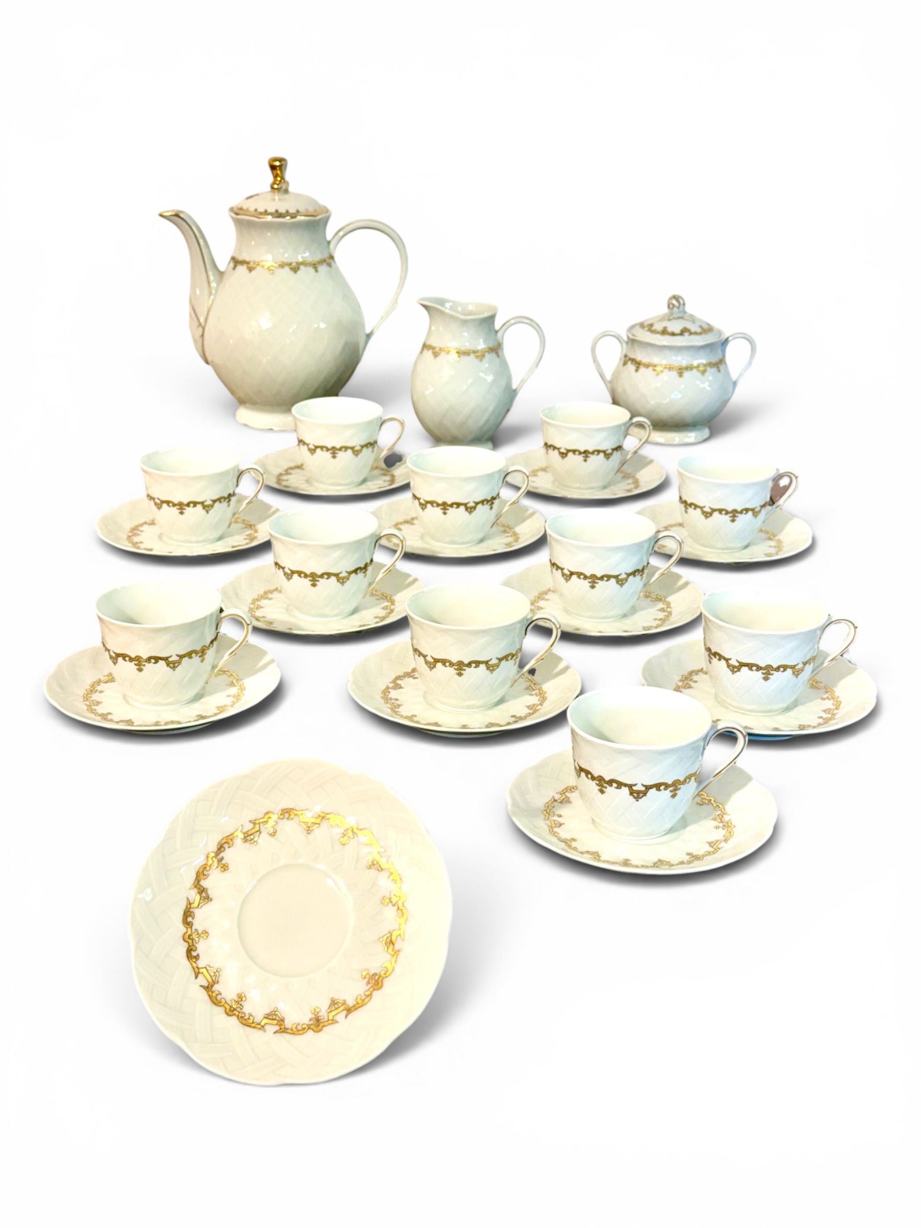 Service à café en porcelaine Bernardaud Limoges « Rimbaud », 26 pièces