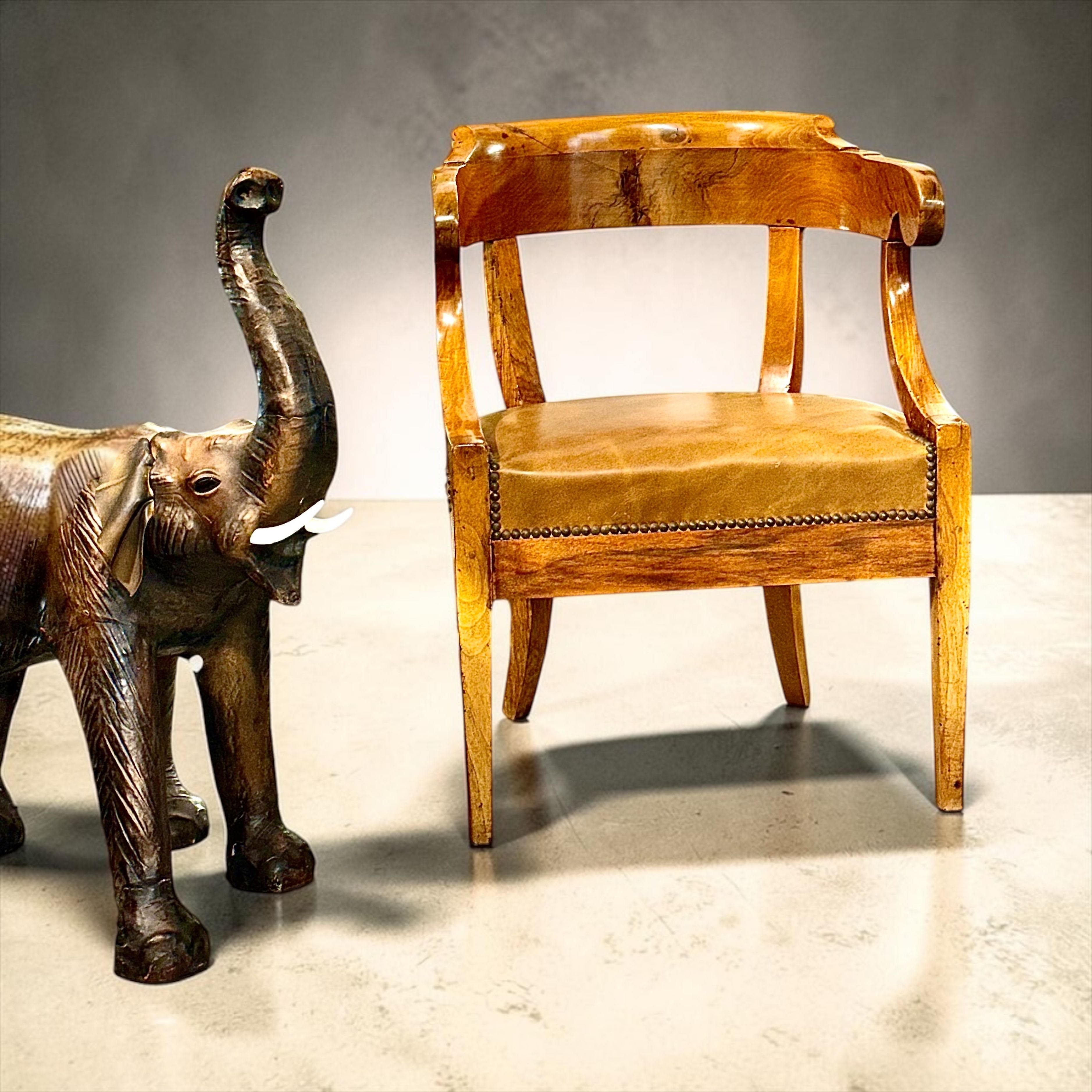 Fauteuil de bureau français d'époque Louis-Philippe en noyer, vers 1845