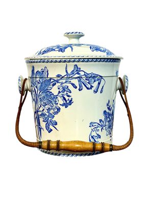 Grand récipient couvert en faïence bleue et blanche de Gien, XIXe siècle