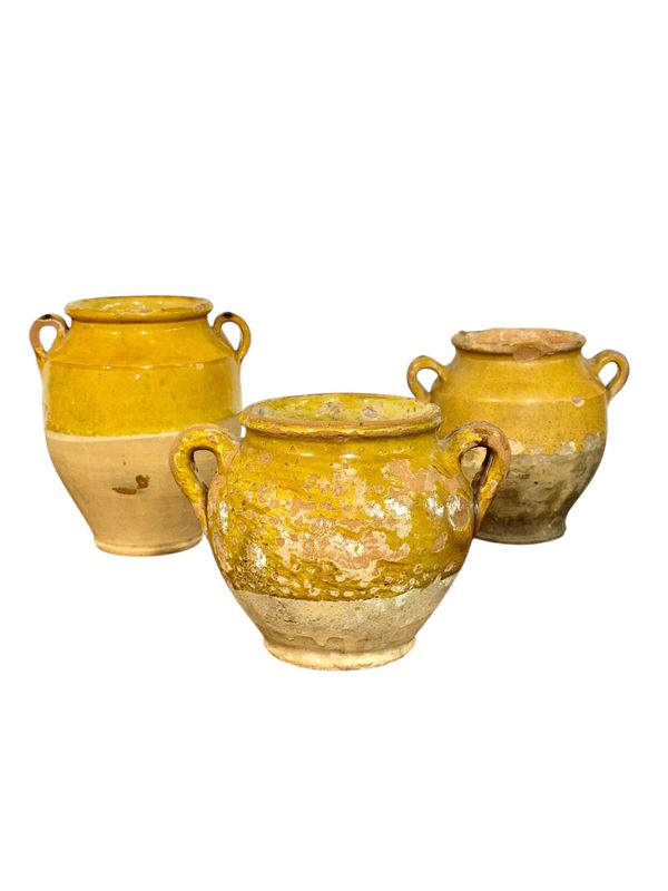 Suite de trois petits pots à confit, France  XIXe siècle