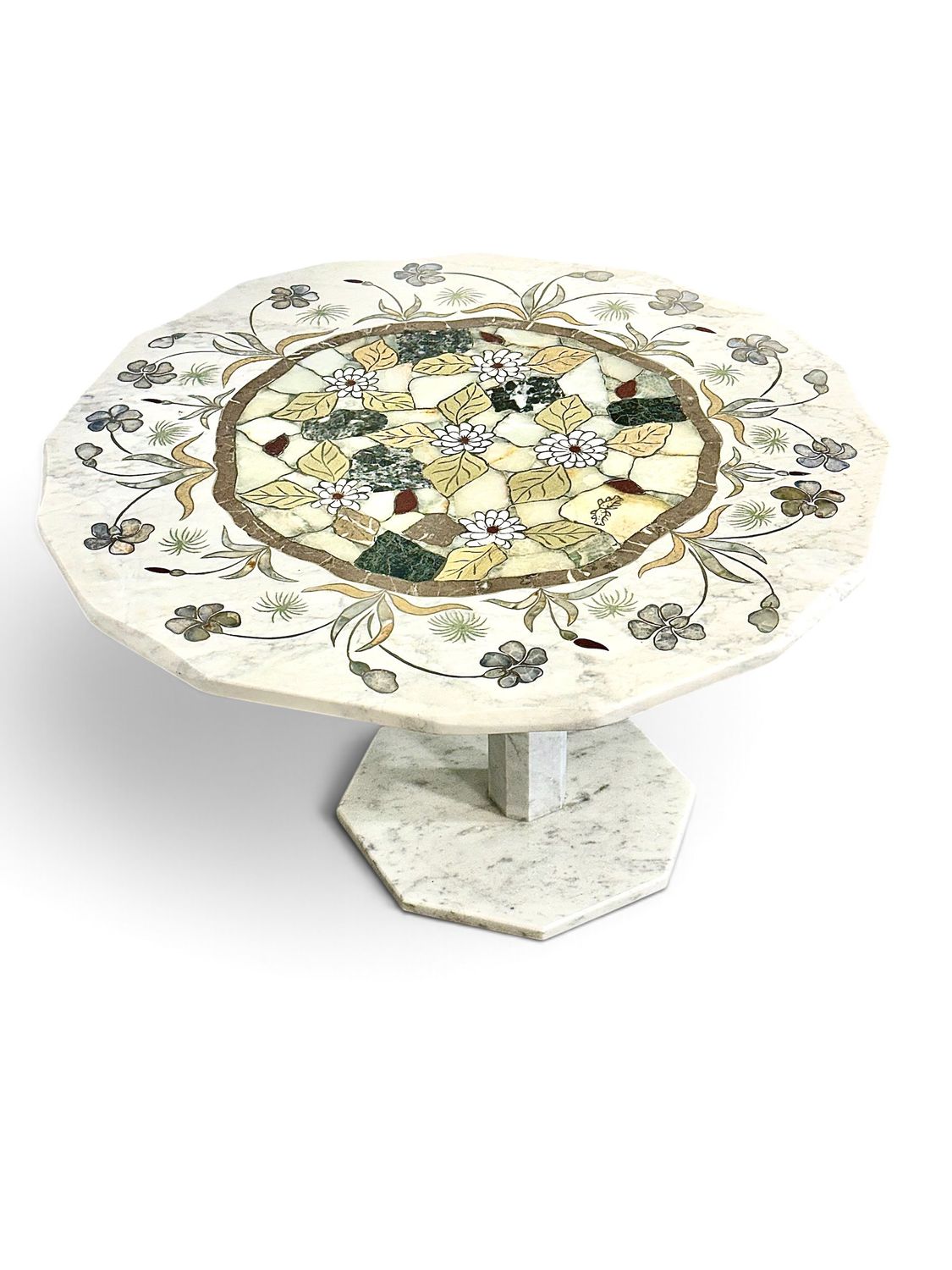 Rare table sicilienne de Gigi Samperi en marbre et pierres dures, 1986
