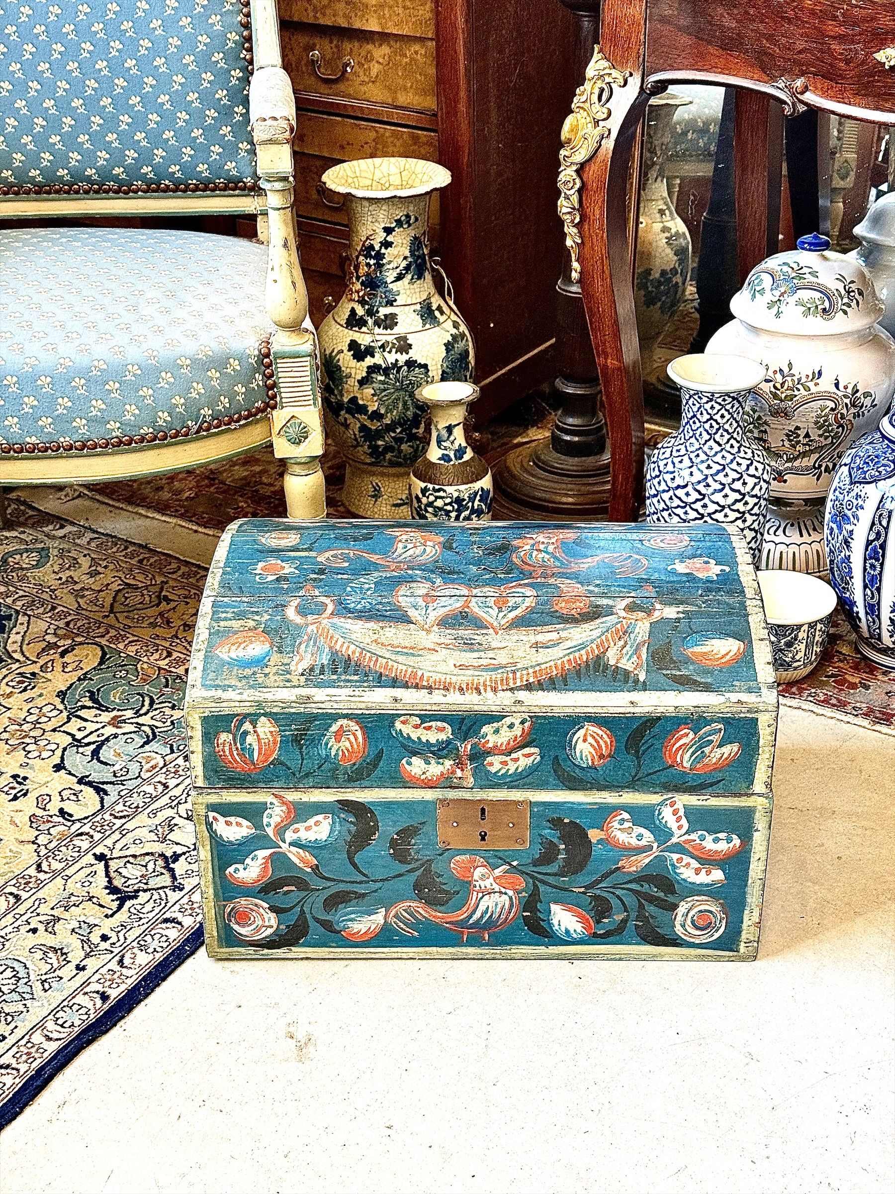Coffre de mariage autrichien polychrome d’art populaire, XIXe siècle
