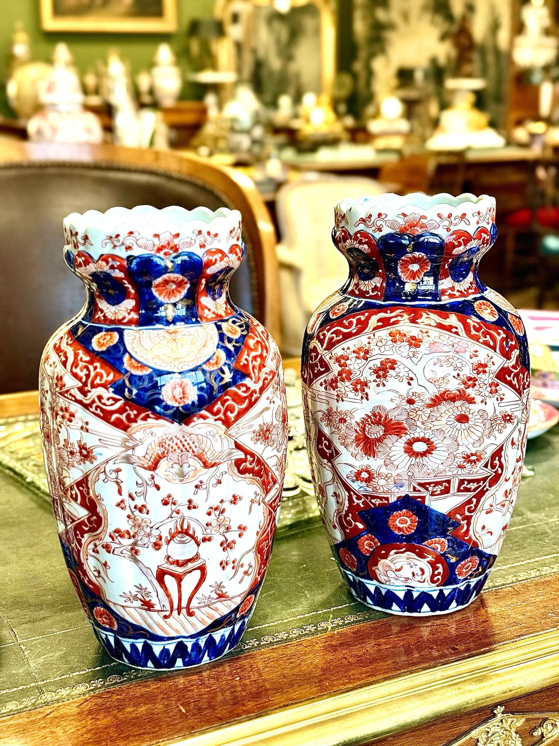 Paire de vases en porcelaine Imari, Japon, fin XIXe siècle