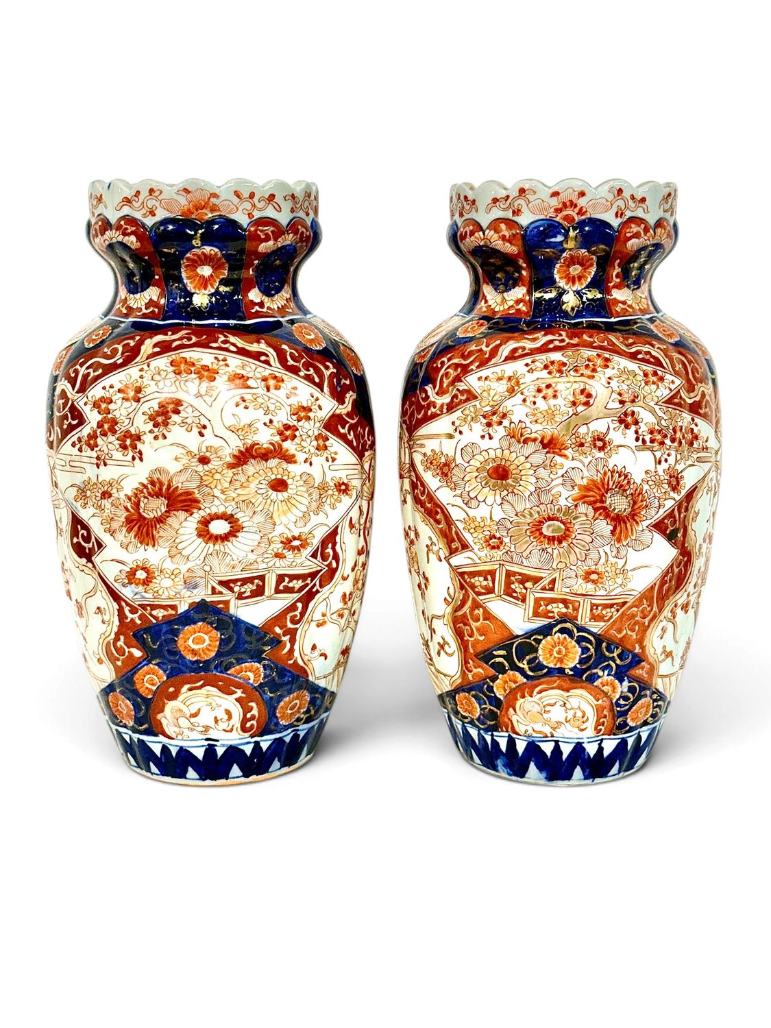 Paire de vases en porcelaine Imari, Japon, fin XIXe siècle