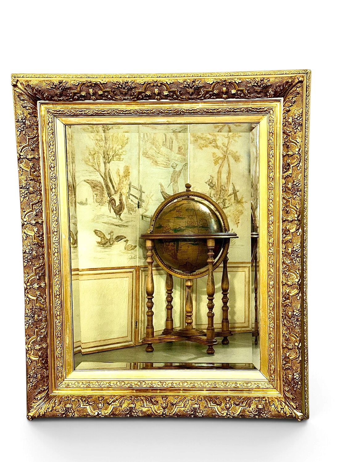 Miroir français Napoléon III en bois doré à glace biseautée, XIXe siècle