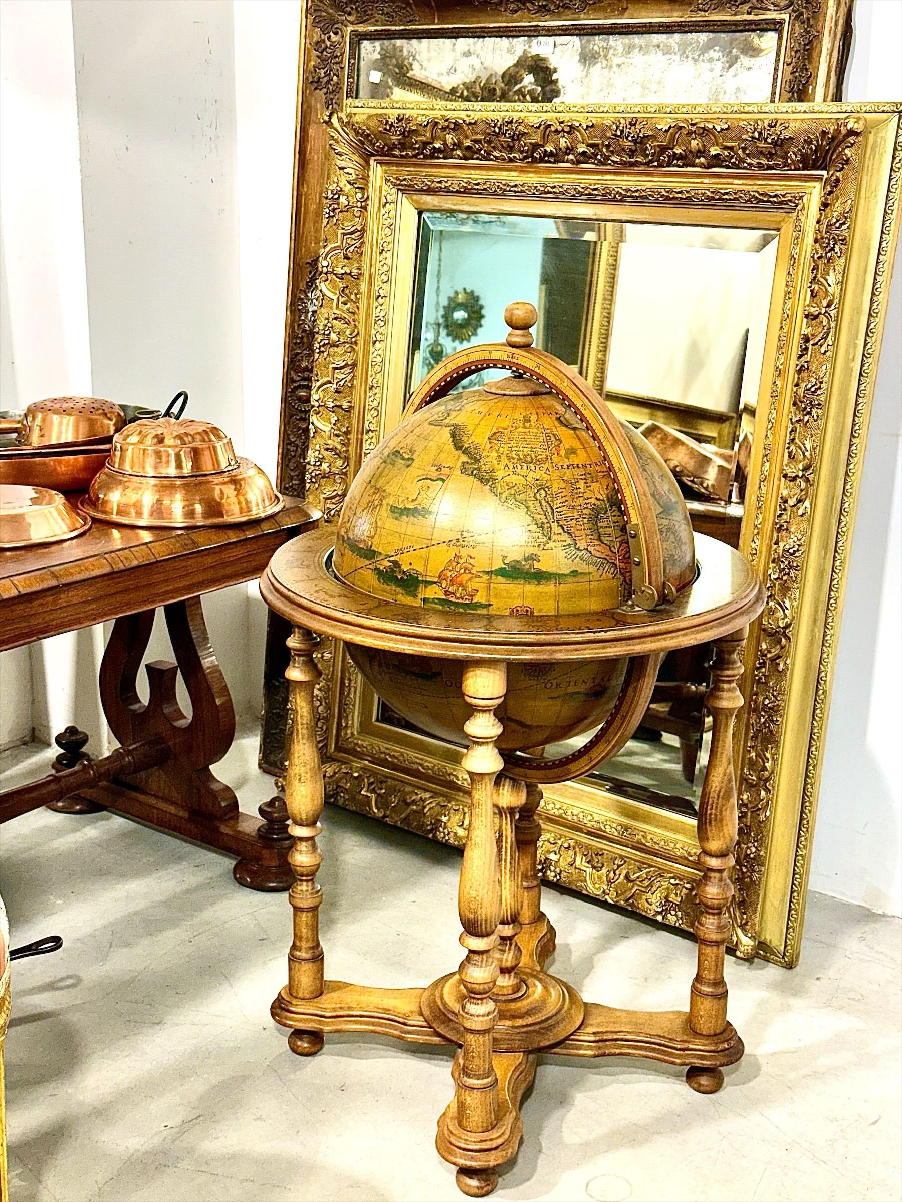 Globe terrestre bar vintage dans le goût de Zoffoli, XXe siècle