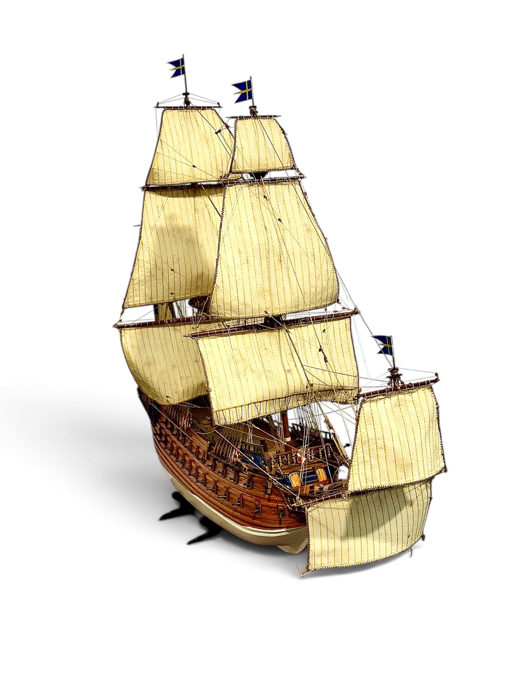 Grande maquette décorative du Wasa, voilier aux voiles déployées