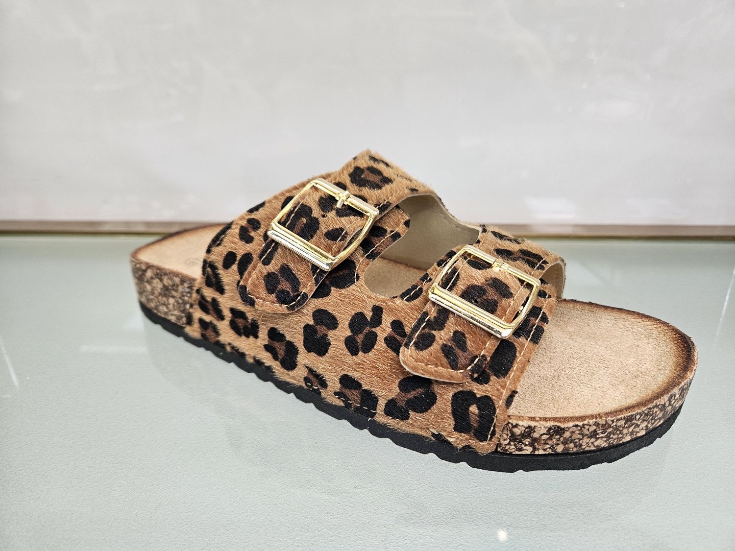 Luipaard slipper met gesp