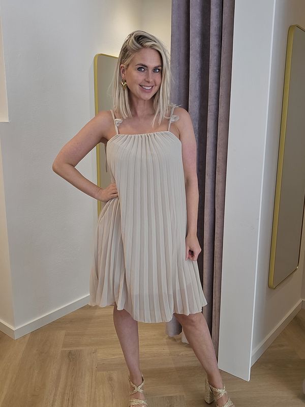 Plooienjurk beige met bloemenband