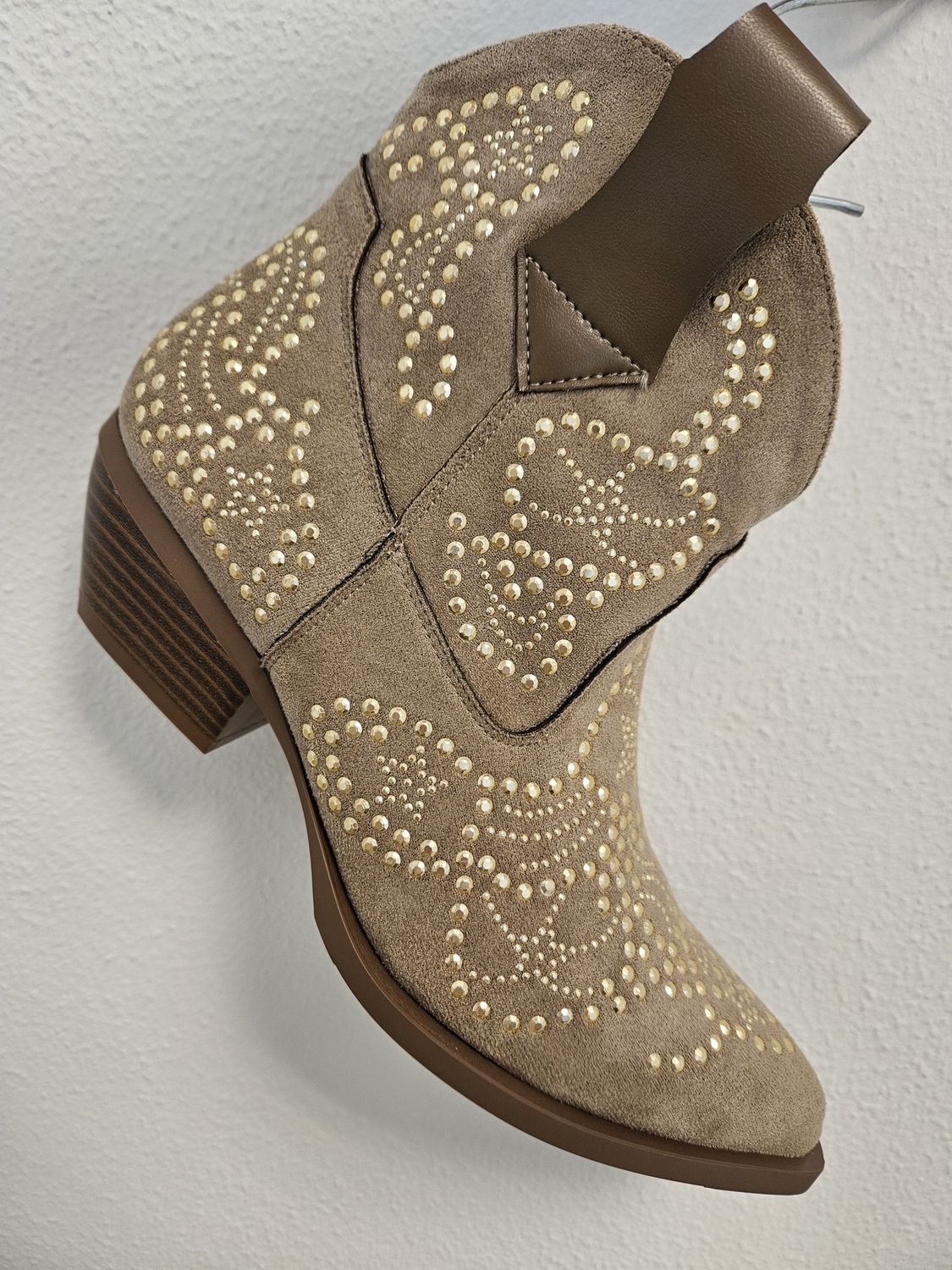 Studded cowboyboot