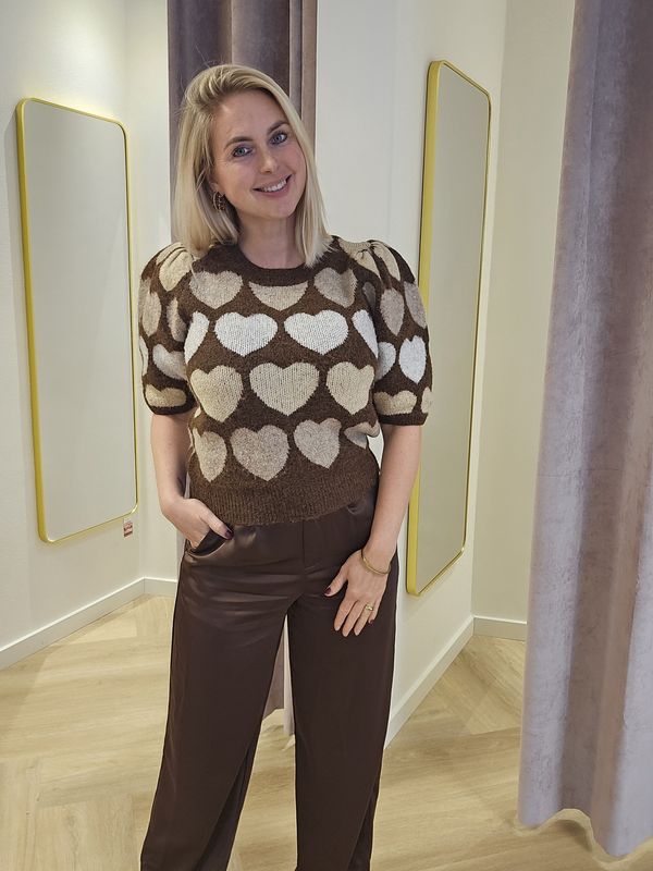 Bruine heart sweater pofmouw