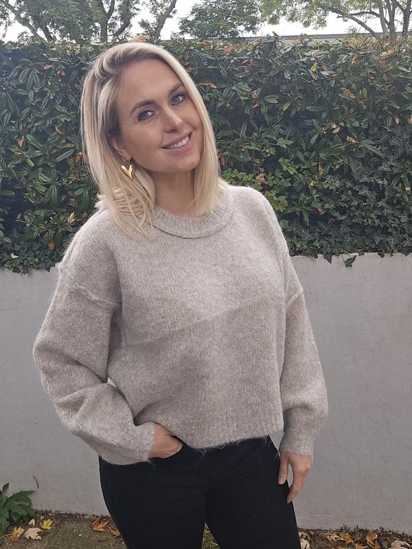 Basic trend sweater beige