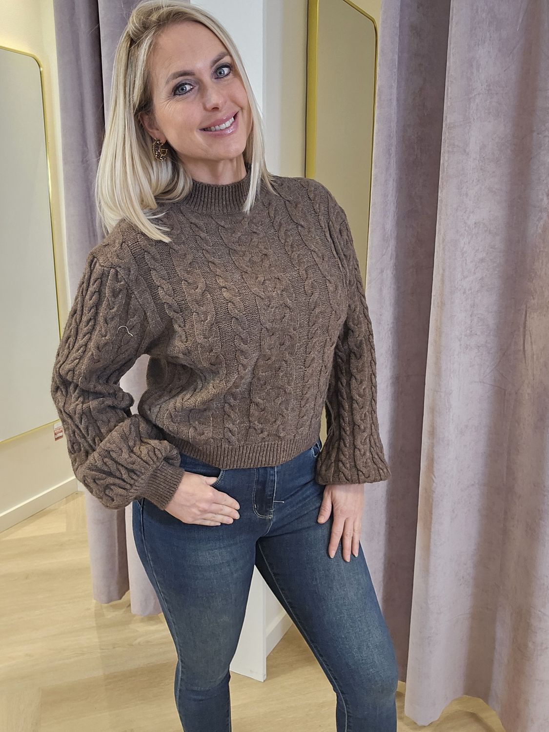 Kabeltrui met ballonmouw  marron