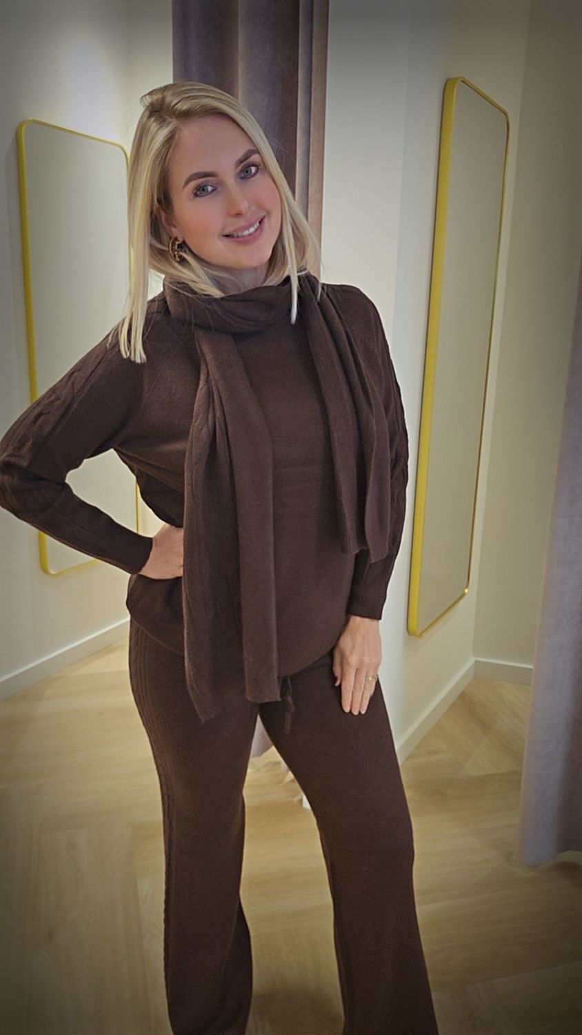 Comfy pak chocolade met sjaal