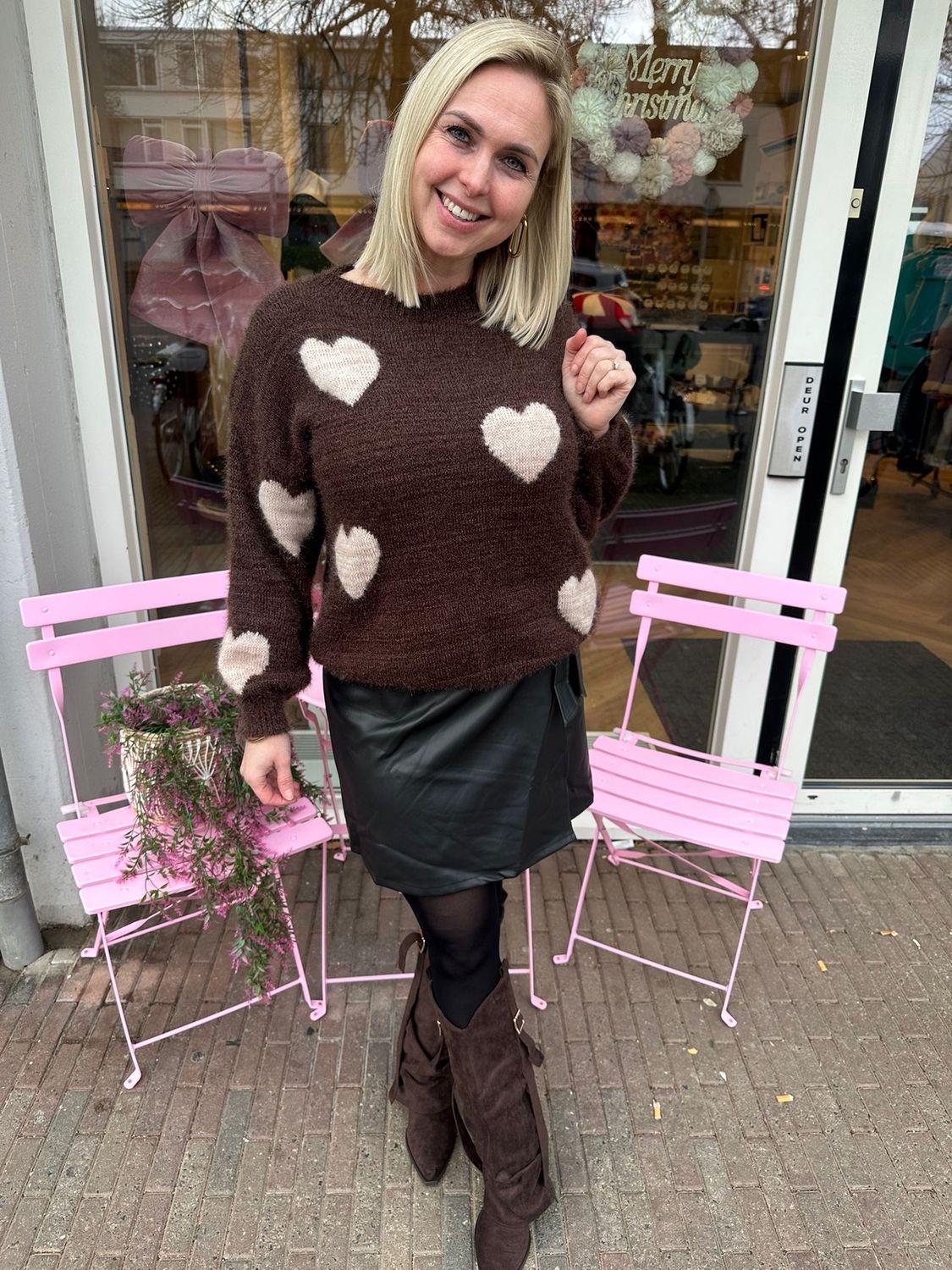 Fluffy hartjes trui bruin