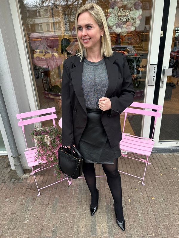 Zwarte blazer met steentjes