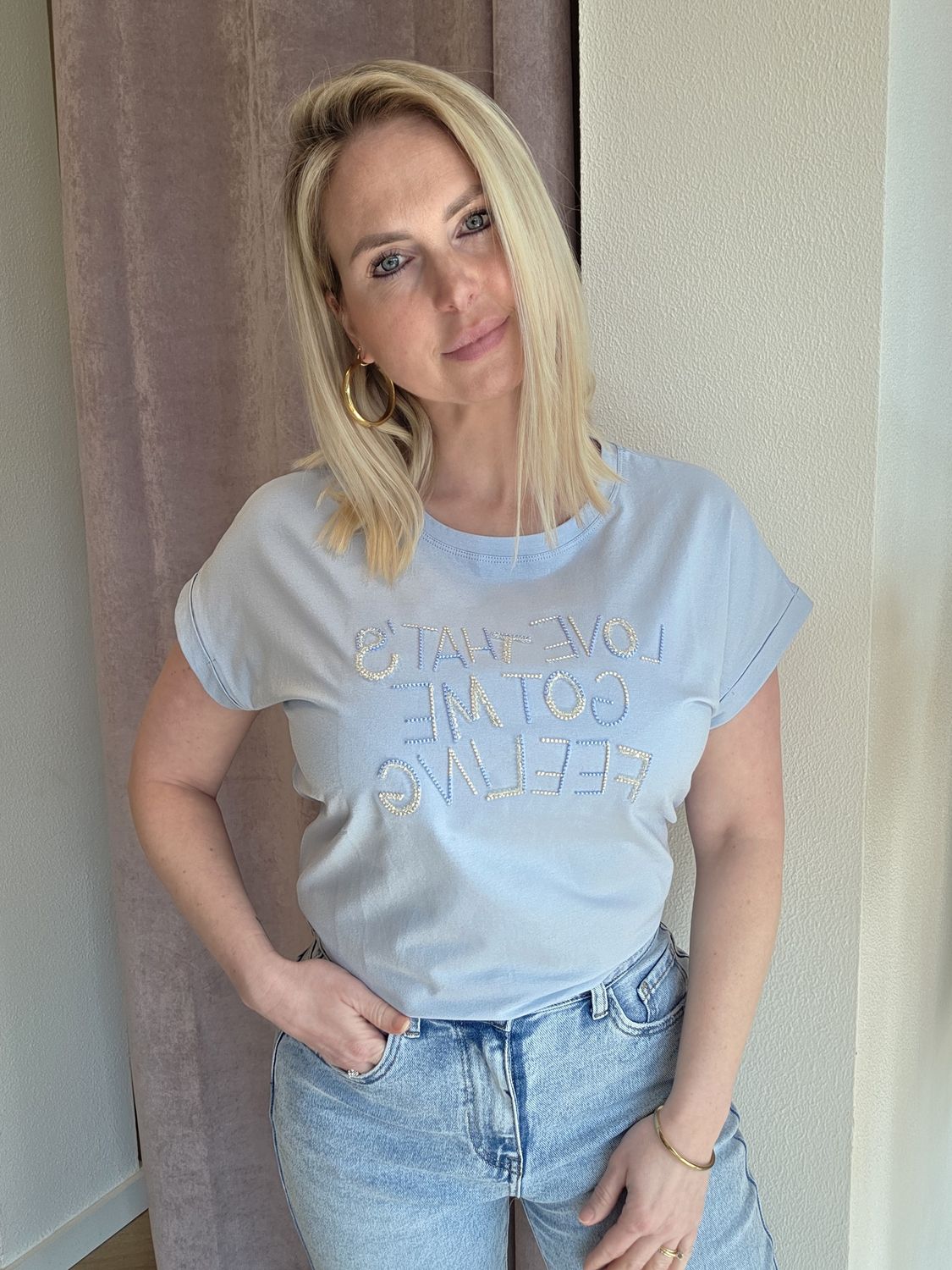 Baby blue t-shirt love thats got me feeling