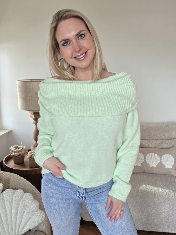 Mintgroene soft sweater met boothals