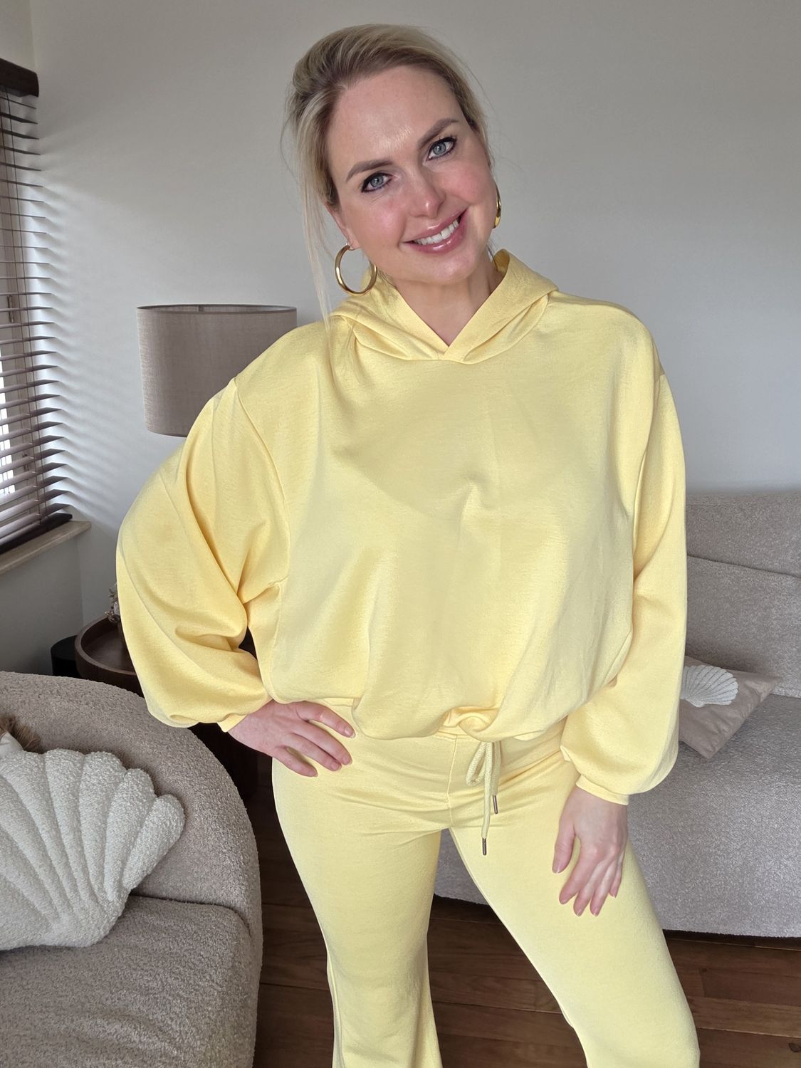 Comfy suit yellow Belle