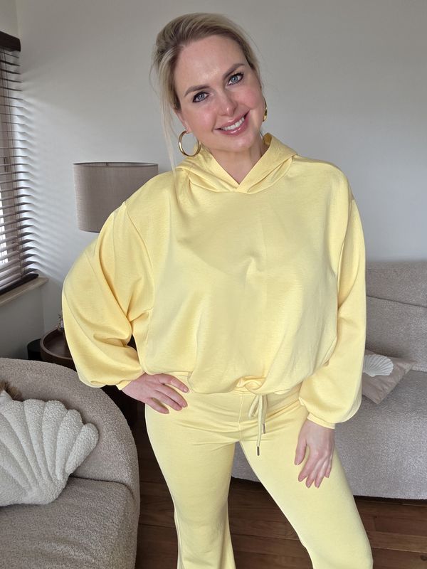 Comfy suit yellow Belle