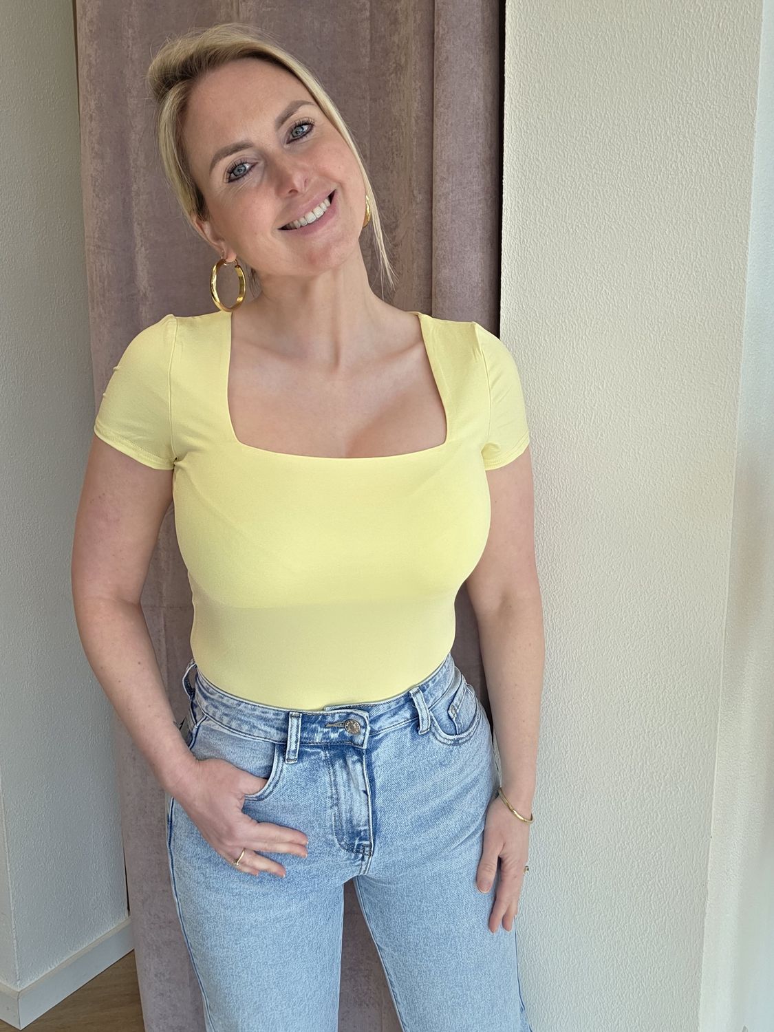 By Swan travel top korte mouw - geel