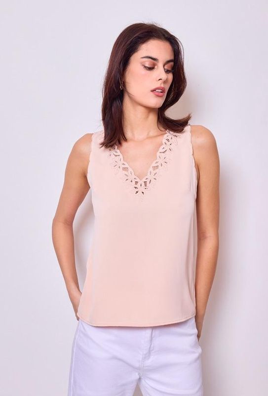 Opengewerkte top beige