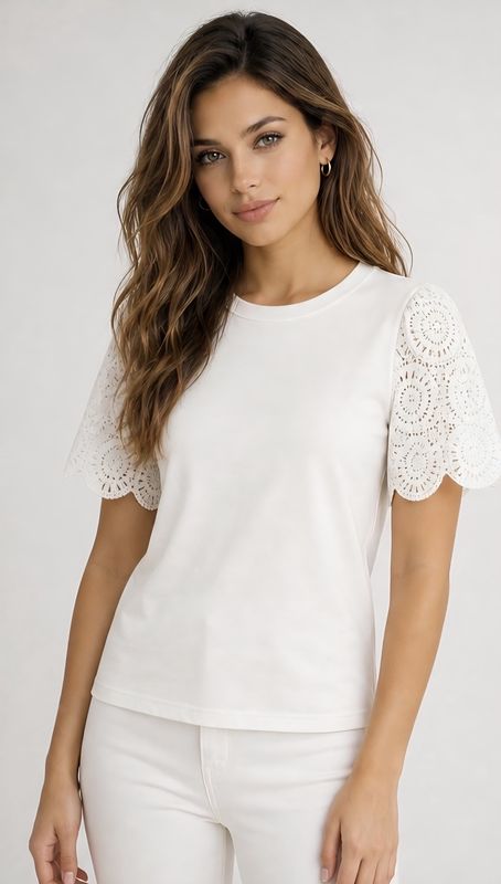 Wit shirt met embroidery mouwen