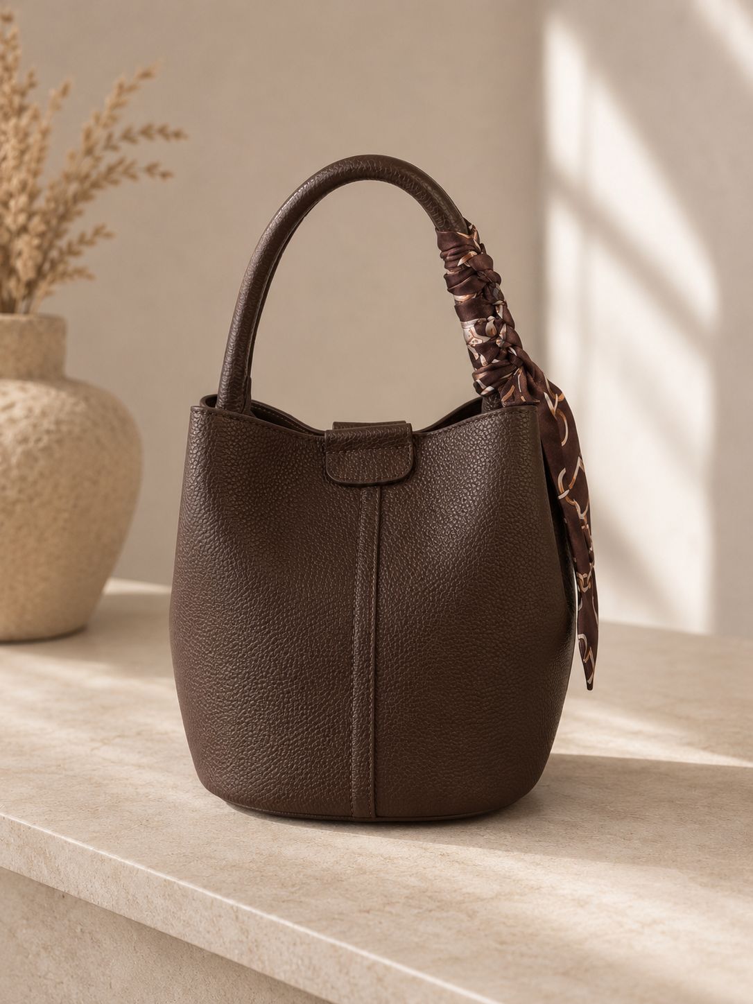 Bruine leatherlook handtas "Dolly"