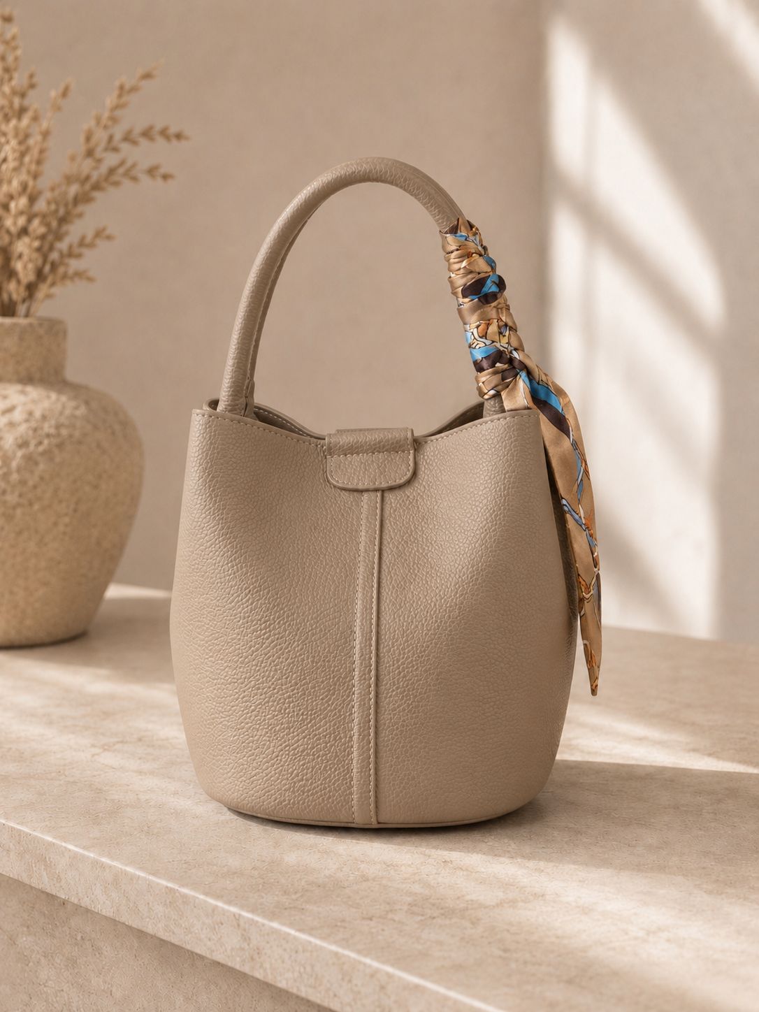 Beige/ taupe handtas "Dolly"