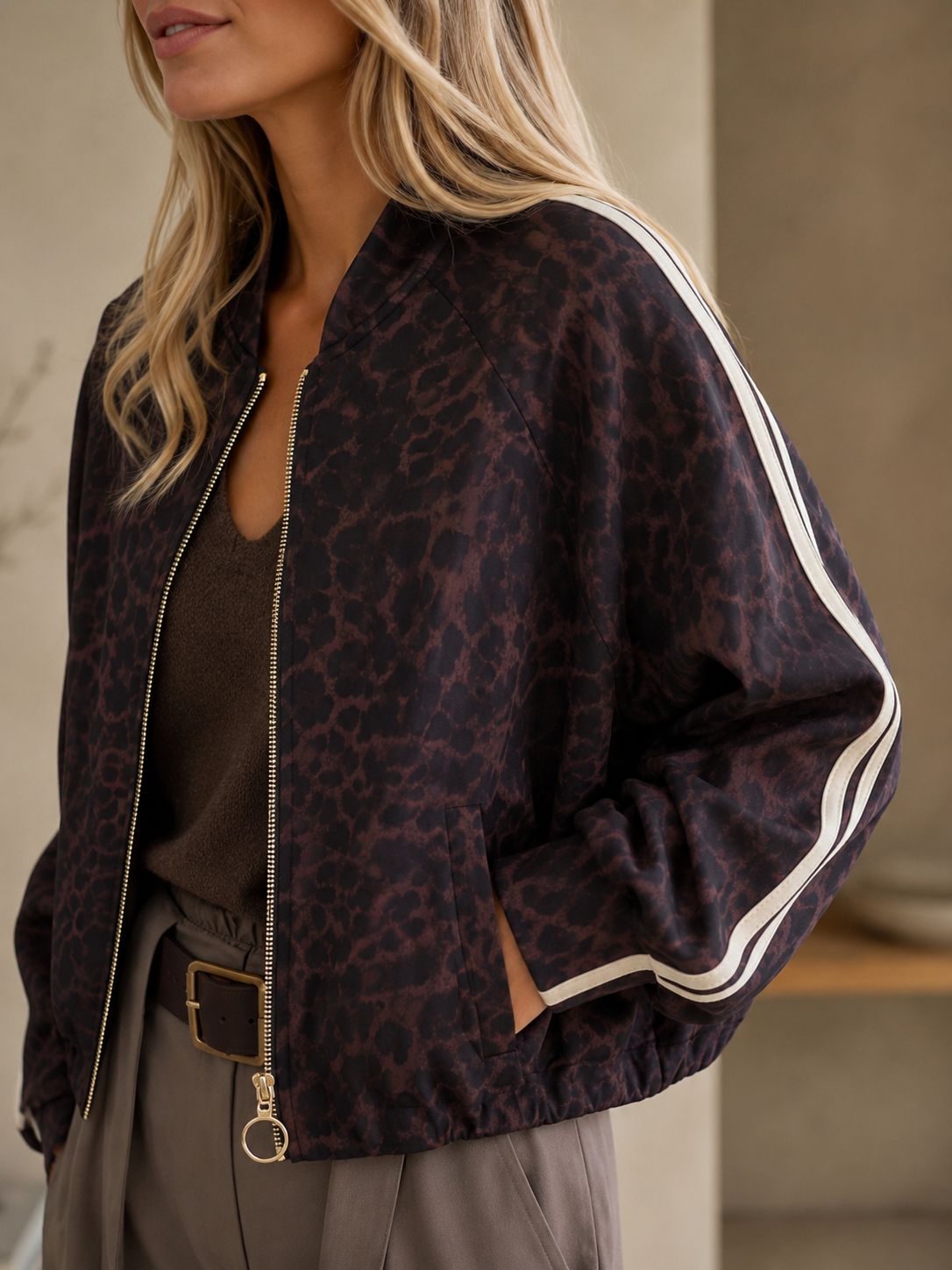 Donkerbruin leopard bombervest