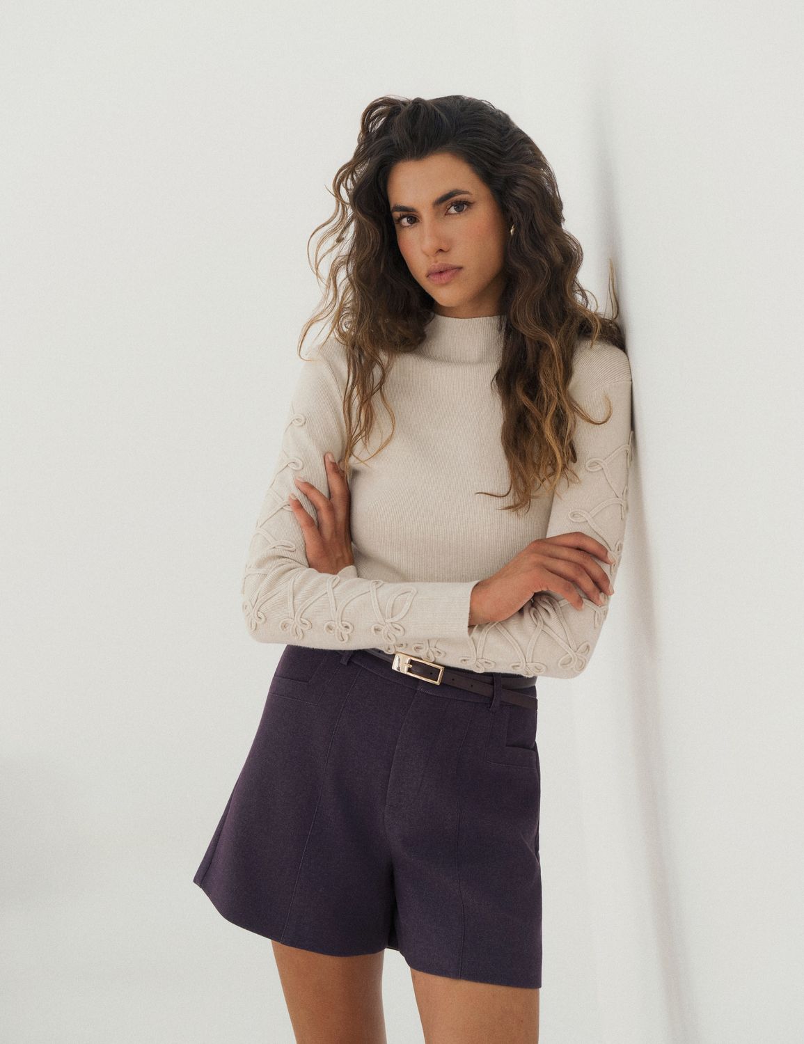 Trui met sierdetails op mouwen beige