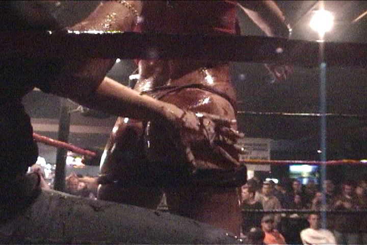 FREE VIDEO - GIRLS GET LUCKY (GLOOW WOMEN&#39;S PRO &amp; OIL WRESTLING FULL SHOW)