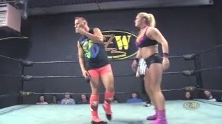 MARIA MANIC VS MIKE DEL (INTERGENDER PROFESSIONAL WRESTLING)