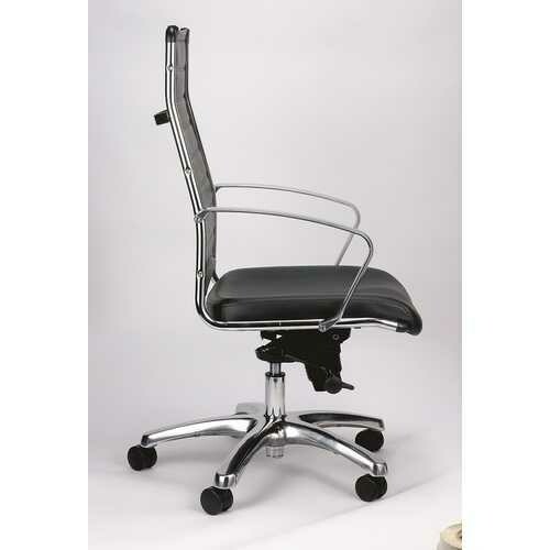 22&quot; x 25.5&quot; x 35.8&quot; Black Leather Chair