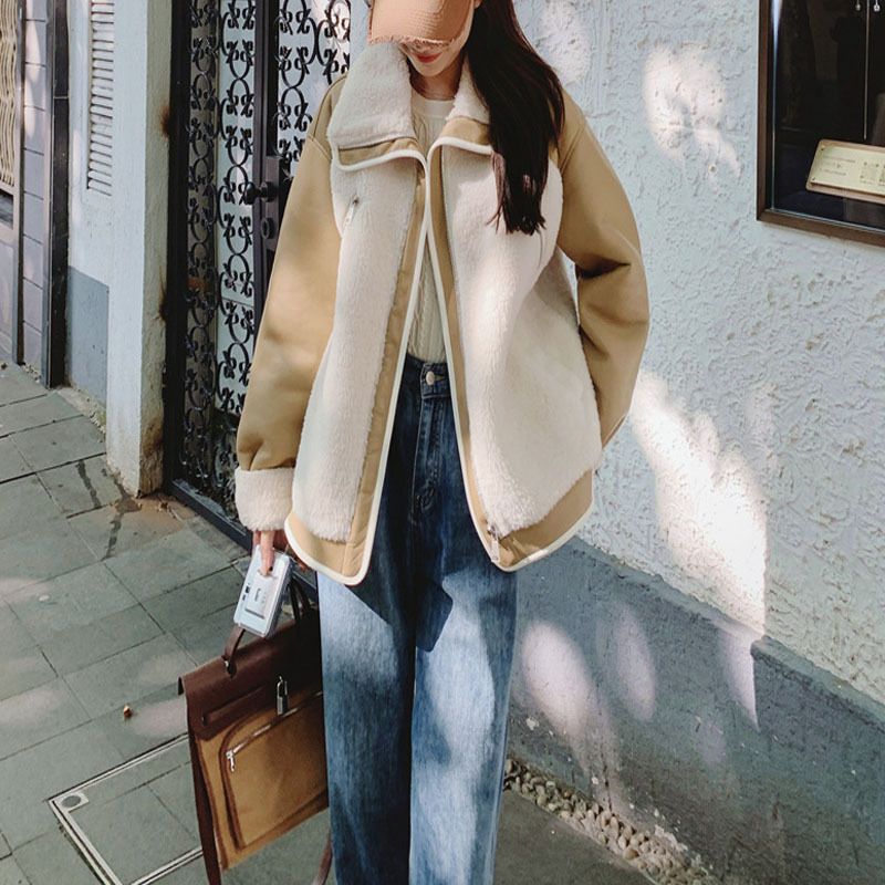 Women&#39;s Fleece-lined Fur One-piece Lamb Fur Coat
